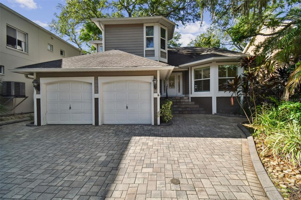 2710 CHAMBRAY LANE TAMPA, FL 33611