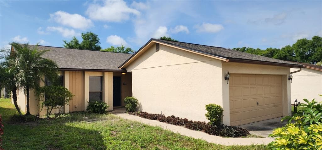 3915 CYPRESS LANDING N WINTER HAVEN, FL 33884