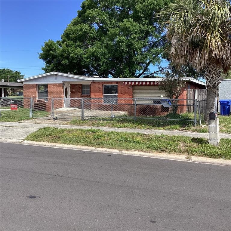 4521 W MINNEHAHA STREET TAMPA, FL 33614