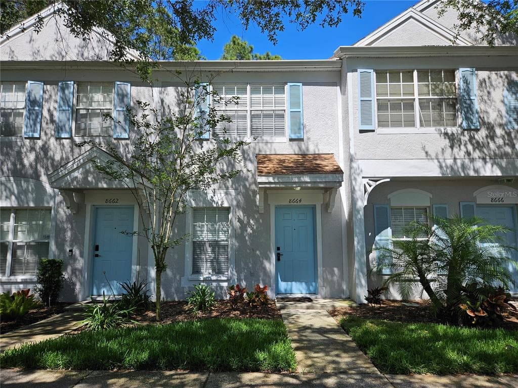 8664 HUNTERS KEY CIRCLE TAMPA, FL 33647