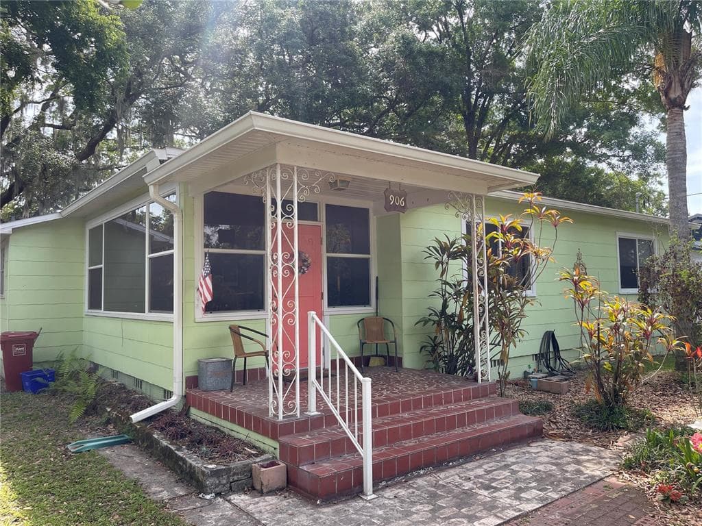 906 N MERRIN STREET PLANT CITY, FL 33563
