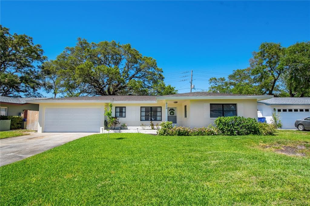 926 LEXINGTON DRIVE