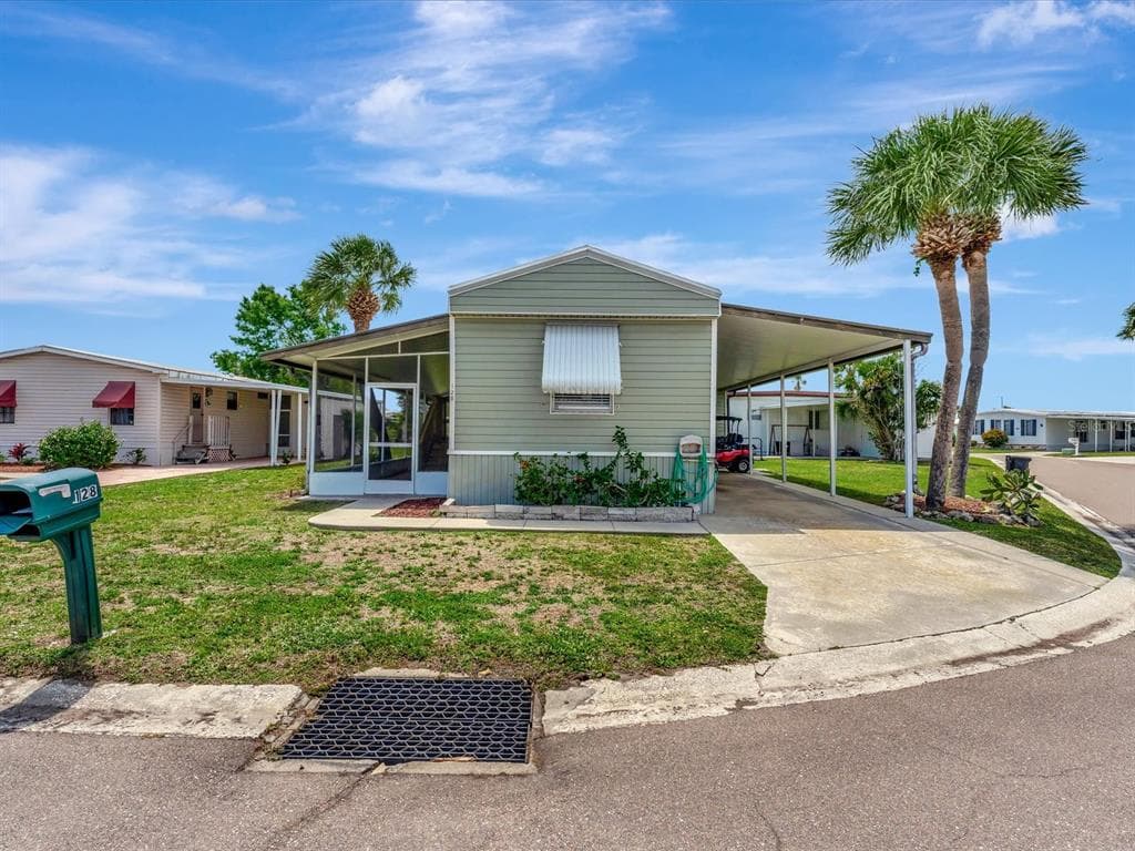 128 SAINT MARTINS WAY APOLLO BEACH, FL 33572
