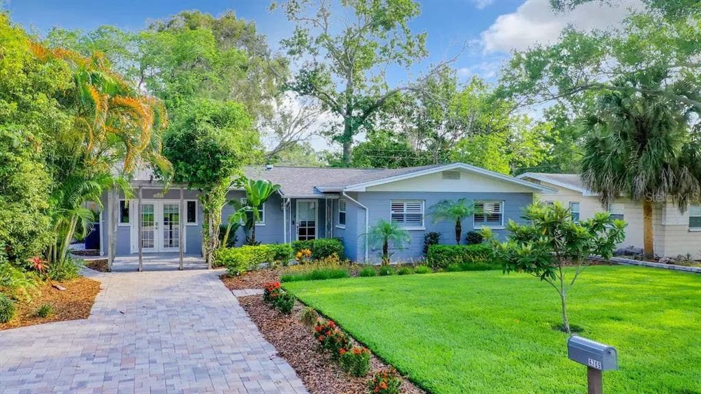 4709 W COACHMAN AVENUE TAMPA, FL 33611