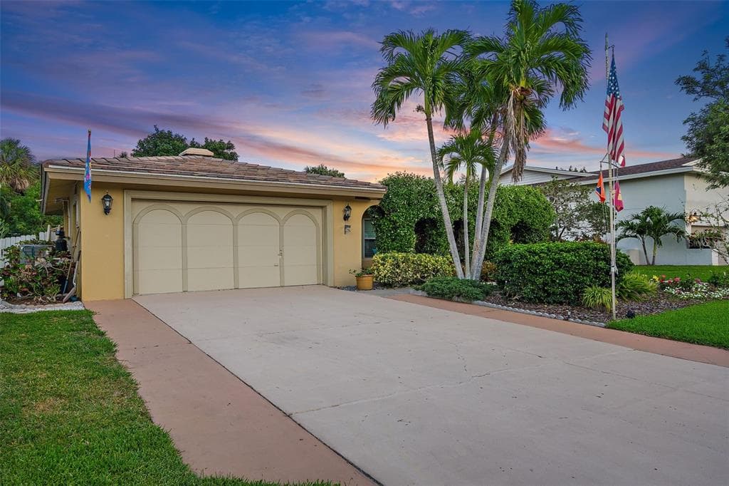 809 3RD AVENUE S TIERRA VERDE, FL 33715