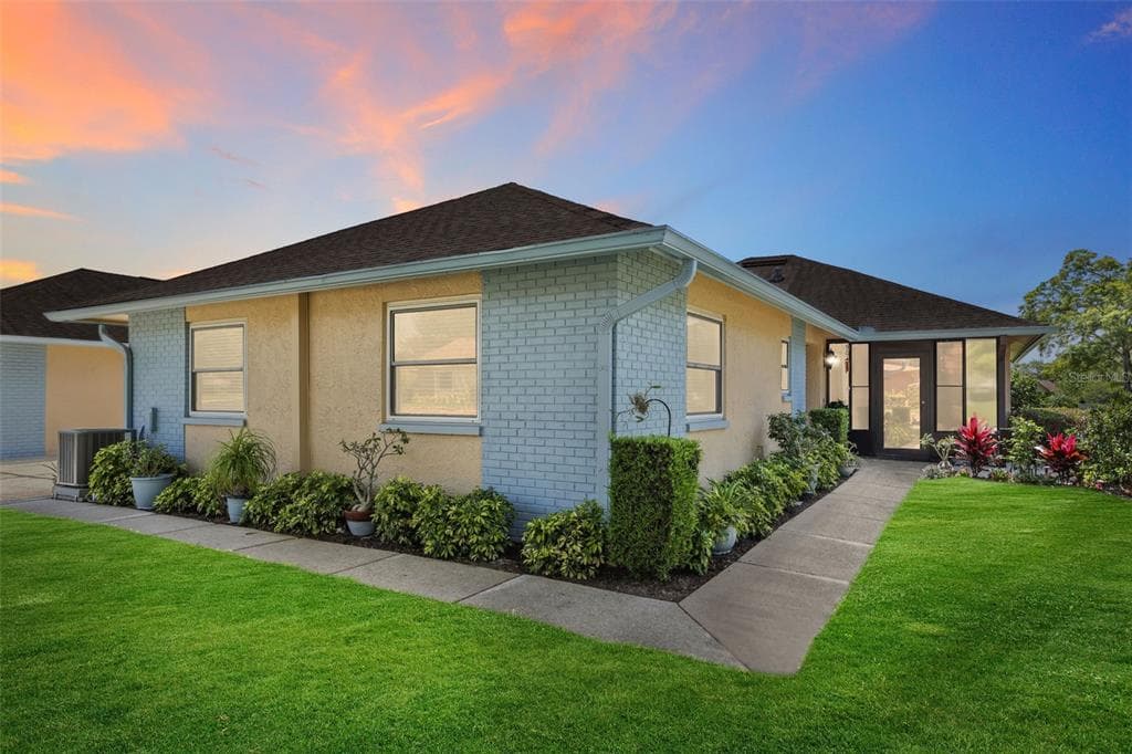 1295 STONEHAVEN LANE UNIT 1471 DUNEDIN, FL 34698