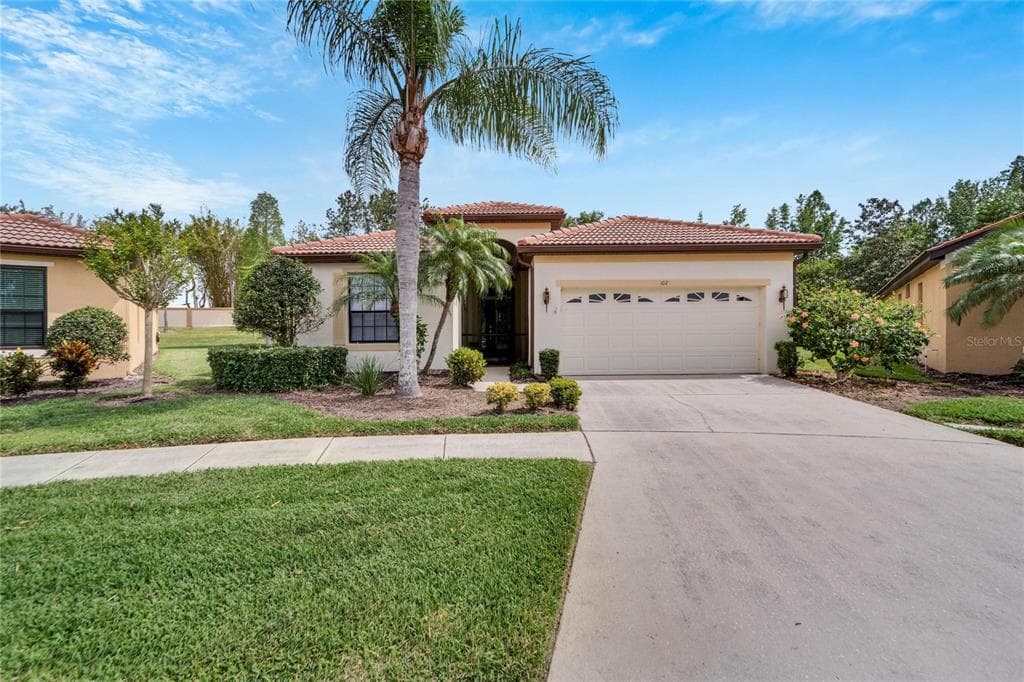 102 SILVER FALLS DRIVE APOLLO BEACH, FL 33572