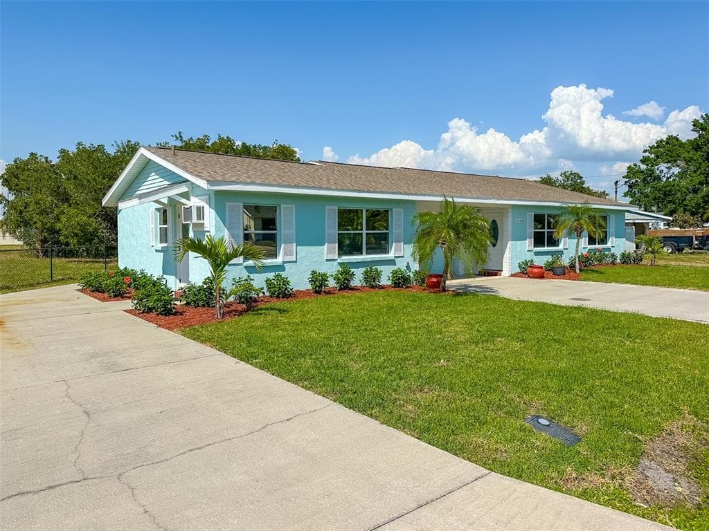 3425 W SHELL POINT ROAD RUSKIN, FL 33570