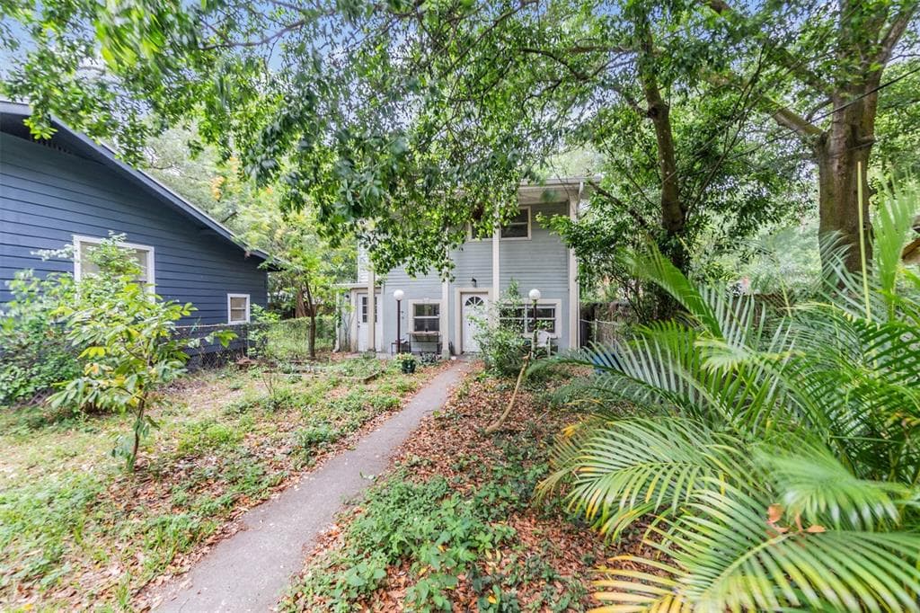 807 E GENESEE STREET UNIT 1/2 TAMPA, FL 33603