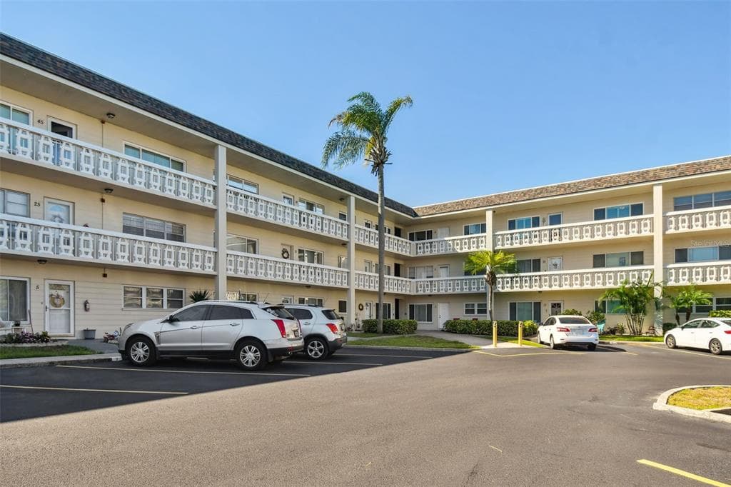 2451 CANADIAN WAY UNIT 53 CLEARWATER, FL 33763