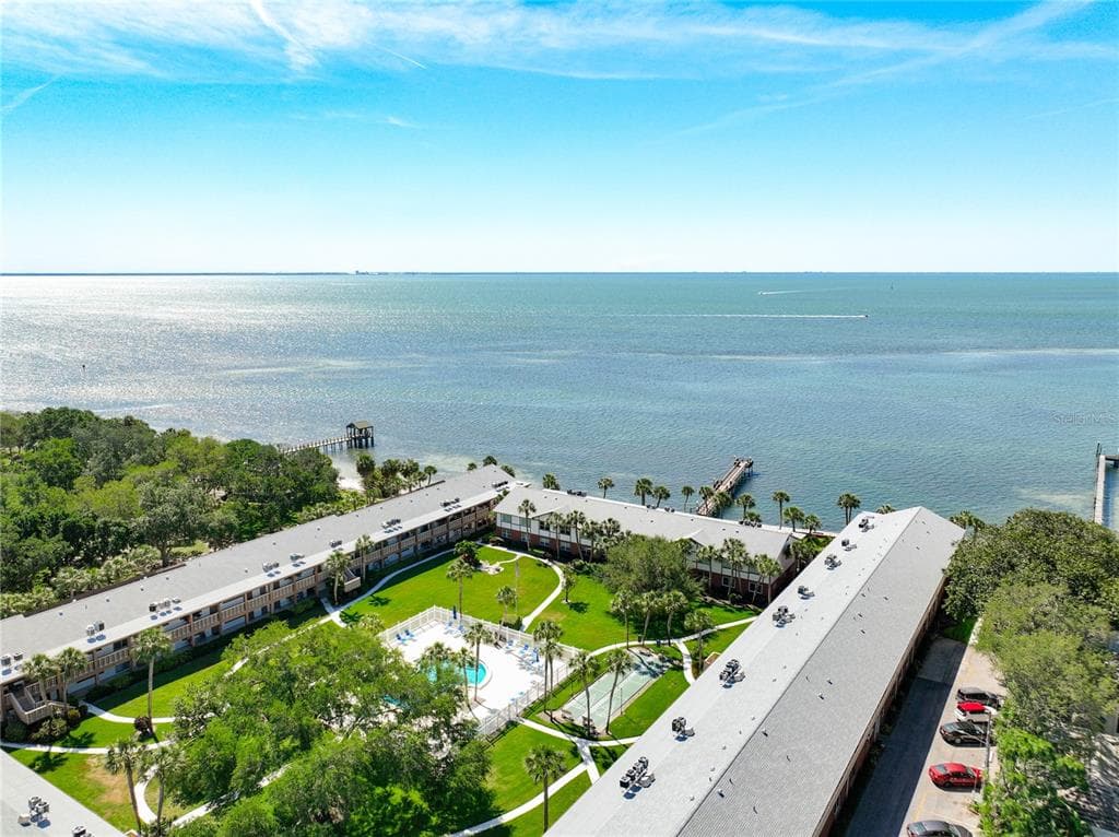650 PINELLAS POINT DRIVE S UNIT 231 ST PETERSBURG, FL 33705