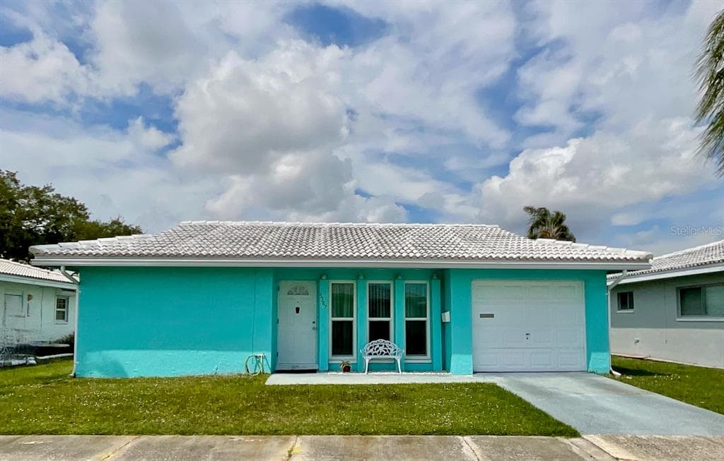 5387 FERNDALE PLACE N PINELLAS PARK, FL 33782