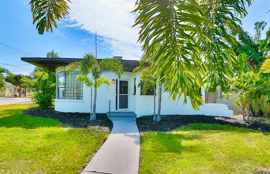 3102 DUPONT STREET S GULFPORT, FL 33707