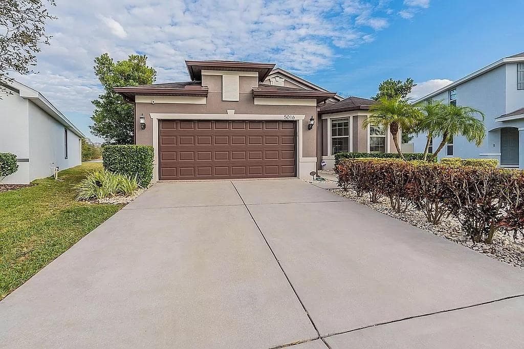5016 BELLA ARMONIA CIRCLE WIMAUMA, FL 33598
