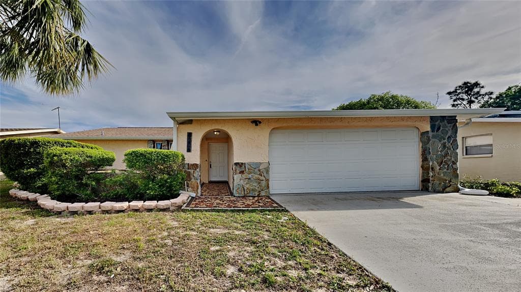 8206 MEDFORD DRIVE PORT RICHEY, FL 34668