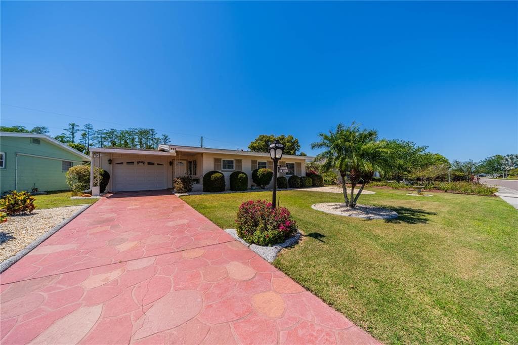 910 AUGUSTA DRIVE SUN CITY CENTER, FL 33573