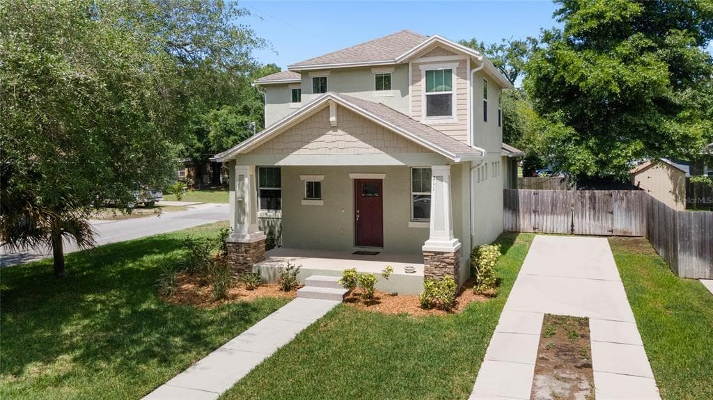 211 W HAMILTON AVENUE TAMPA, FL 33604