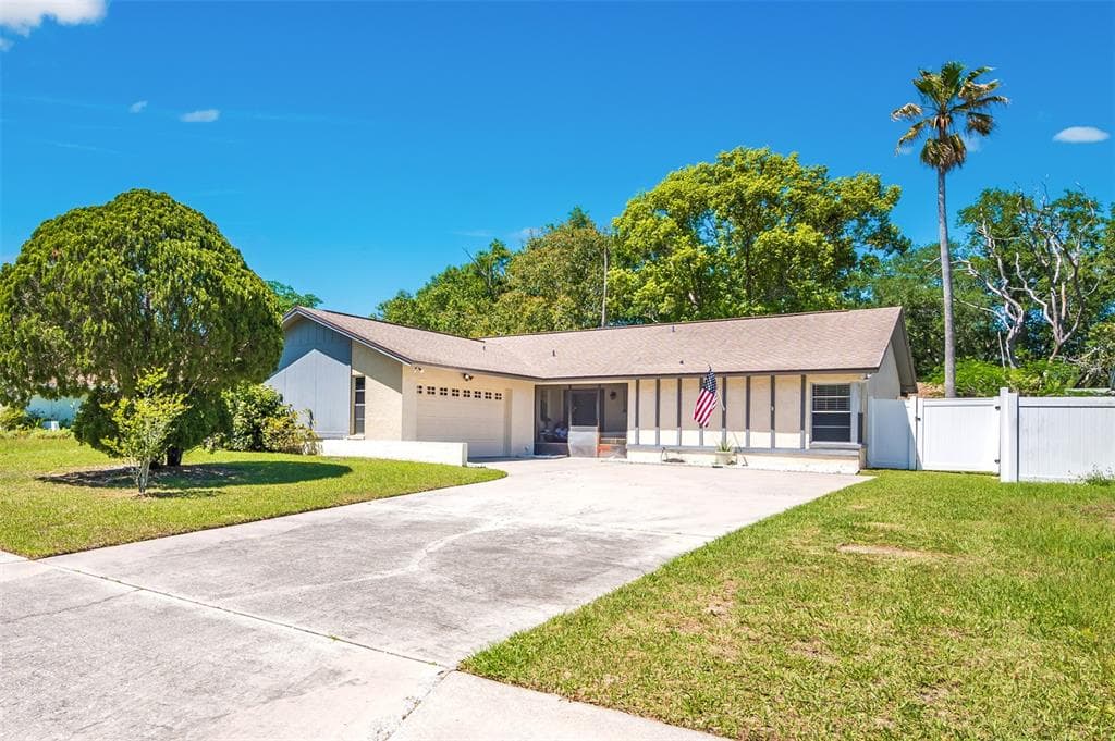 8528 RENALD BOULEVARD TEMPLE TERRACE, FL 33637