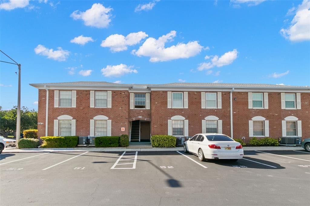 3922 37TH ST S UNIT 30 ST PETERSBURG, FL 33711
