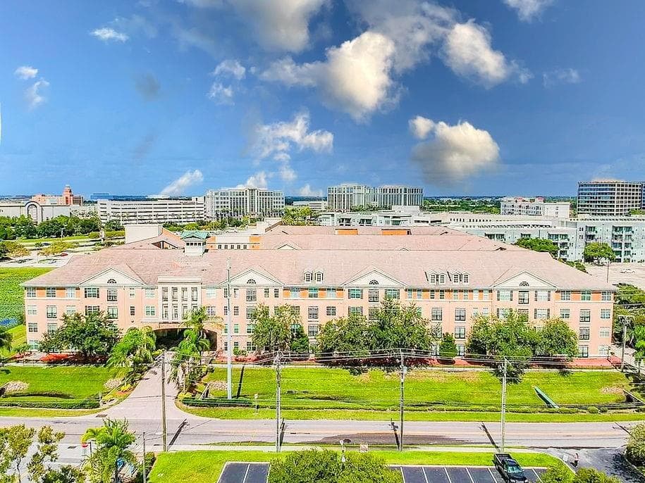 4221 W SPRUCE STREET UNIT 2402 TAMPA, FL 33607
