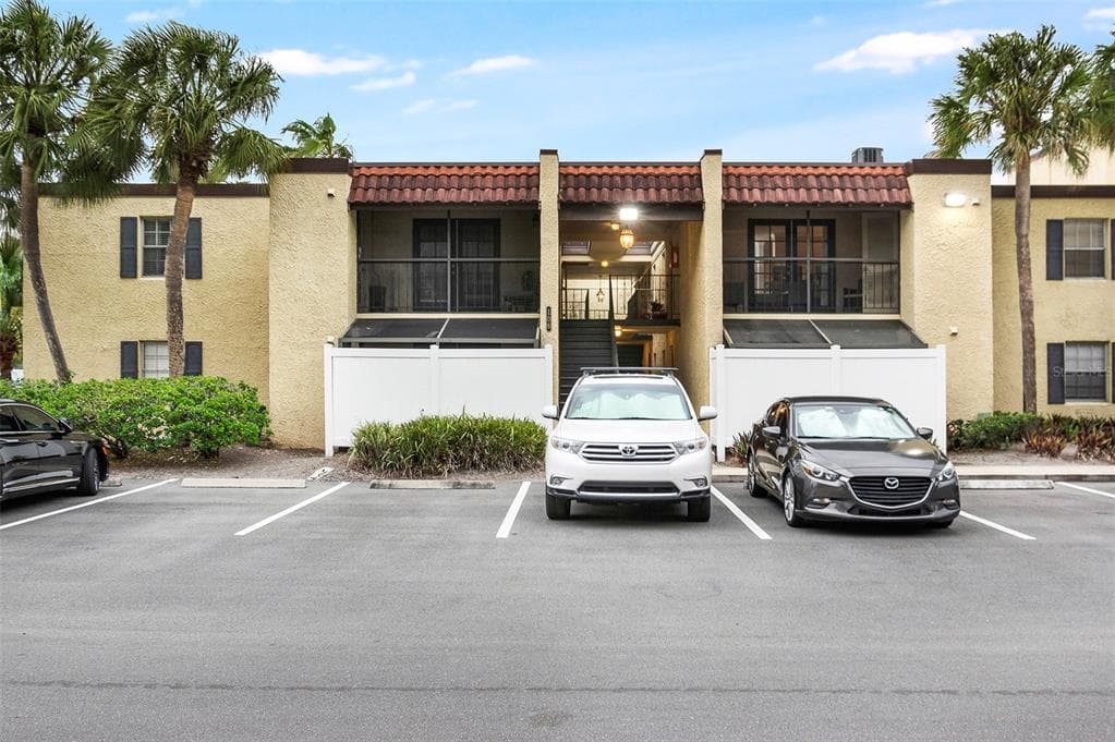 106 ALAMEDA COURT UNIT 237 TAMPA, FL 33609