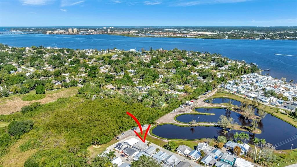 15 OAK STREET BRADENTON, FL 34208