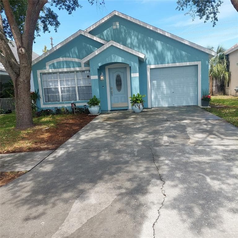 22613 SAINT THOMAS CIRCLE LUTZ, FL 33549