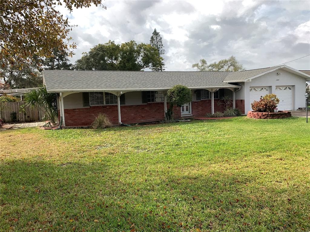 11400 WALKER AVENUE SEMINOLE, FL 33772