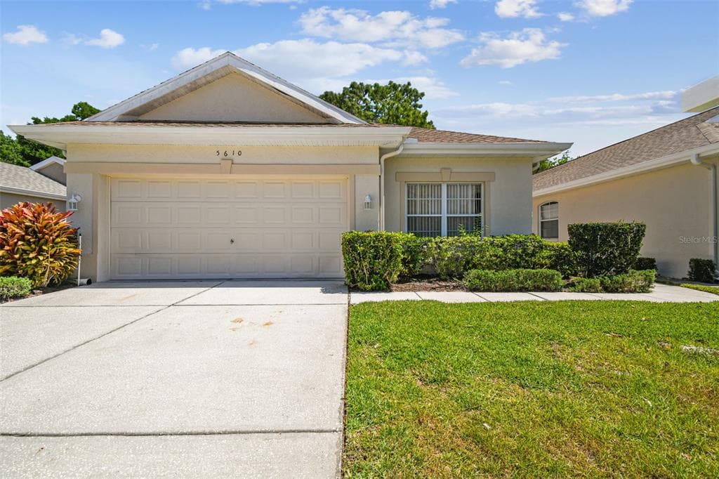 5610 LEGEND HILLS LANE SPRING HILL, FL 34609