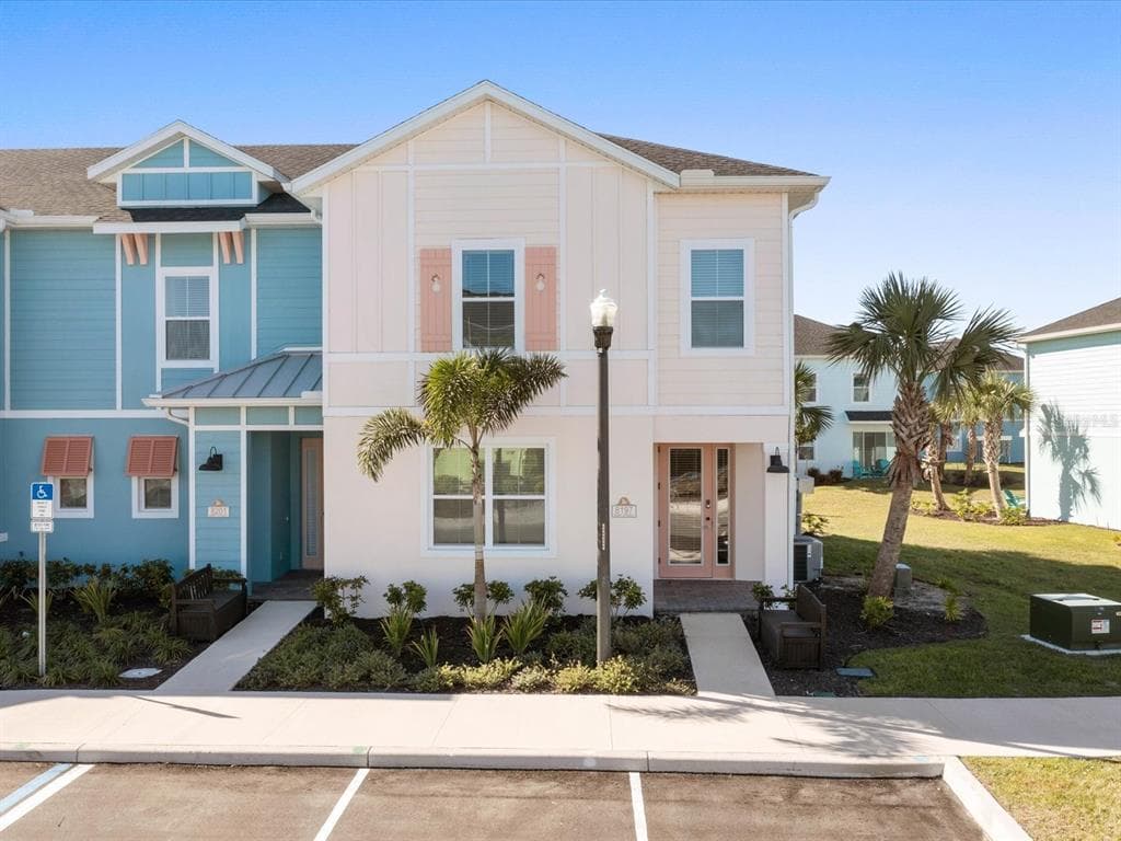 8197 SURF STREET KISSIMMEE, FL 34747