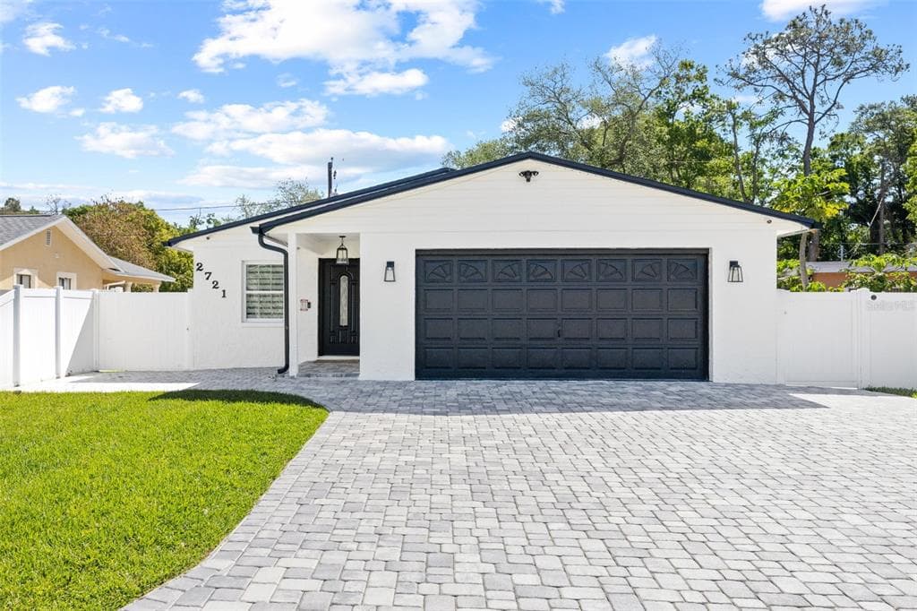 2721 BEL AIRE CIRCLE TAMPA, FL 33614