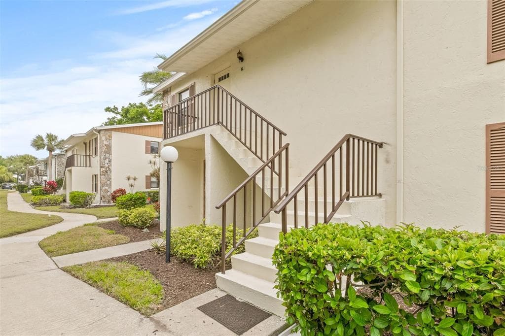5400 34TH STREET W UNIT L8 BRADENTON, FL 34210