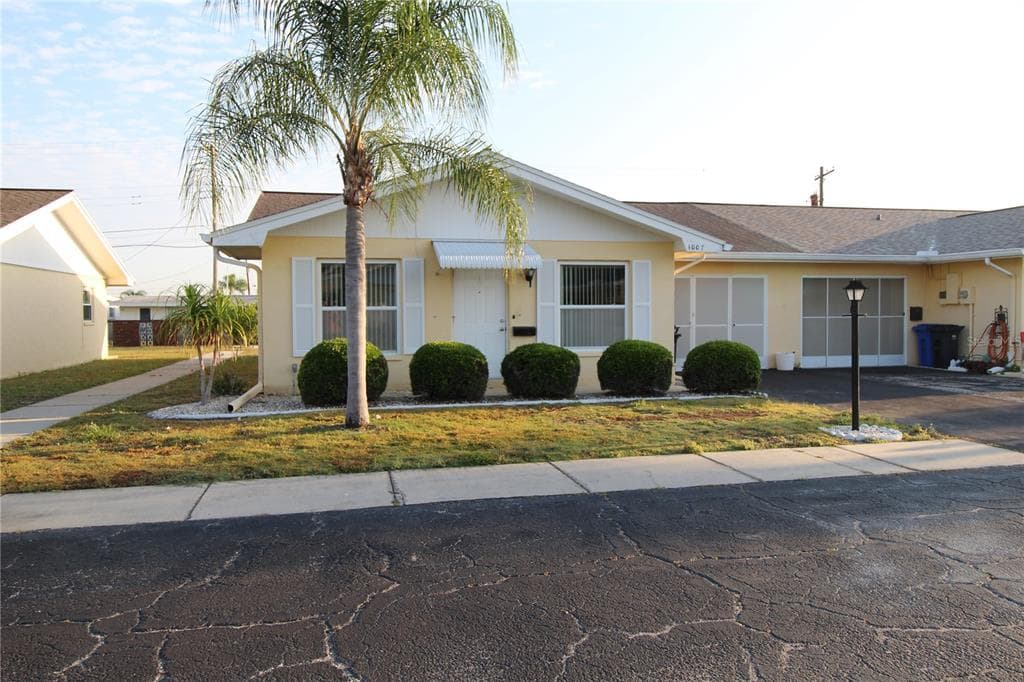 1007 BURBANK COURT SUN CITY CENTER, FL 33573