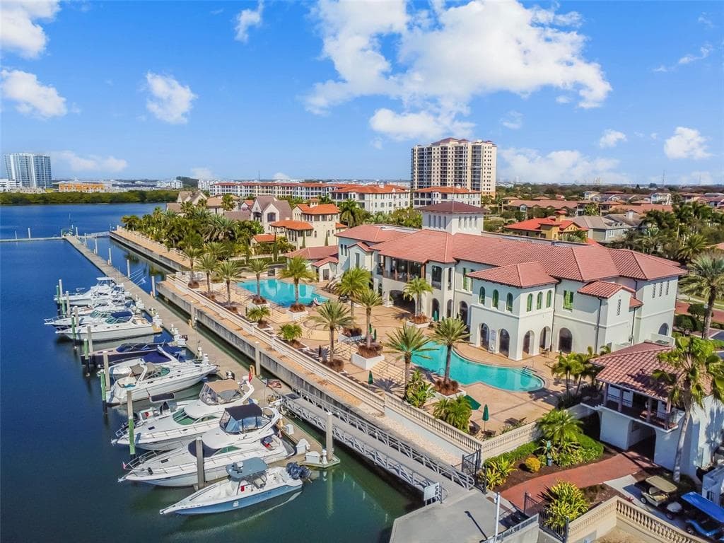 4905 CASPAR WHITNEY UNIT 301 TAMPA, FL 33616