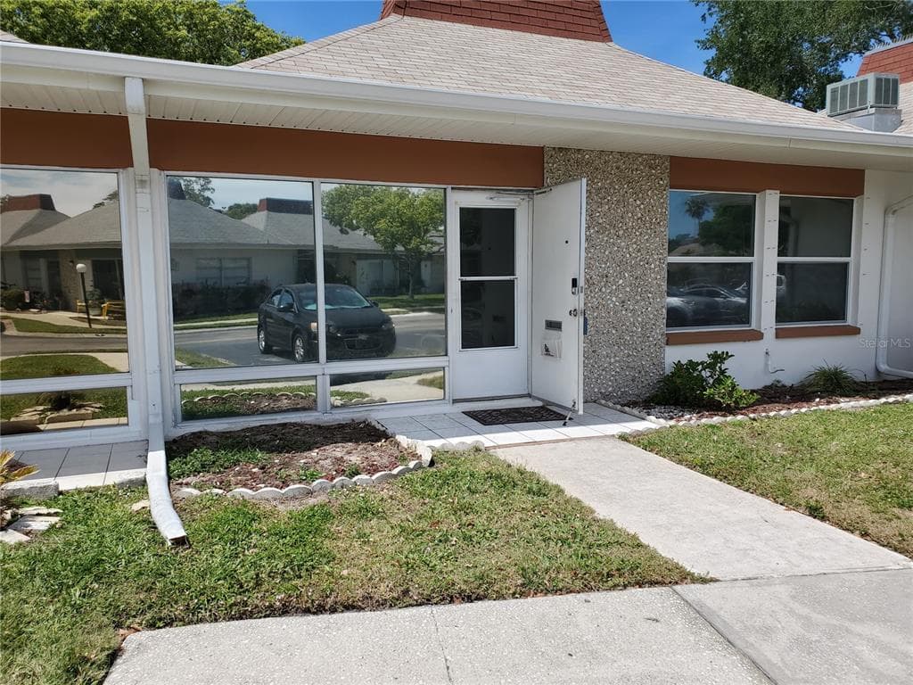 4326 TAHITIAN GARDENS CIRCLE UNIT #C HOLIDAY, FL 34691