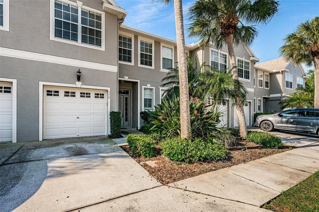 570 VALLANCE WAY NE ST PETERSBURG, FL 33716