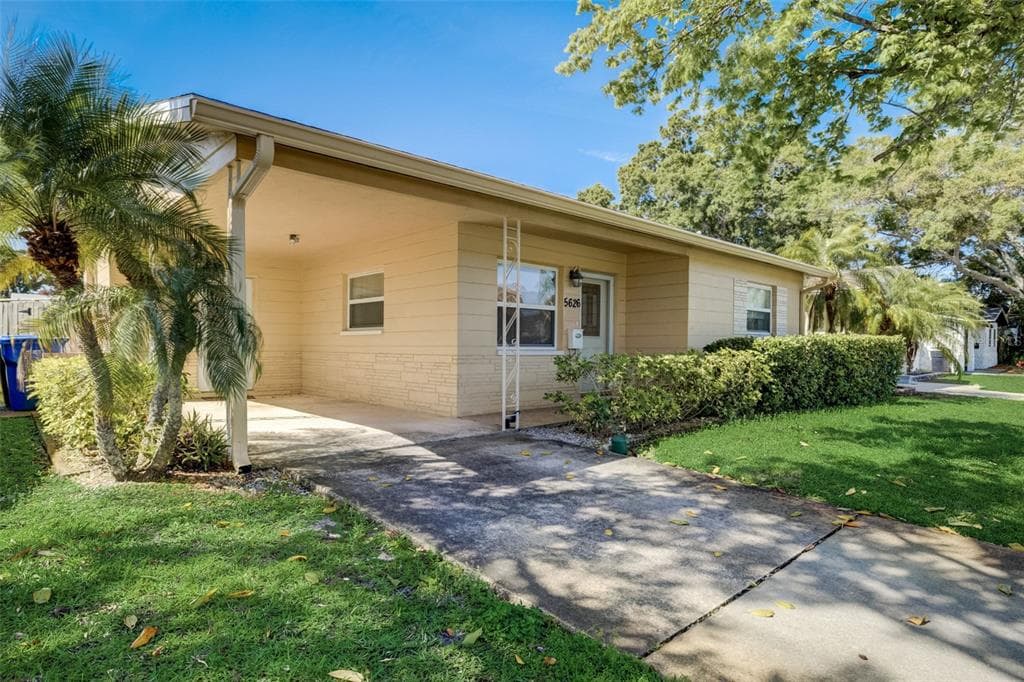 5626 21ST AVENUE N ST PETERSBURG, FL 33710