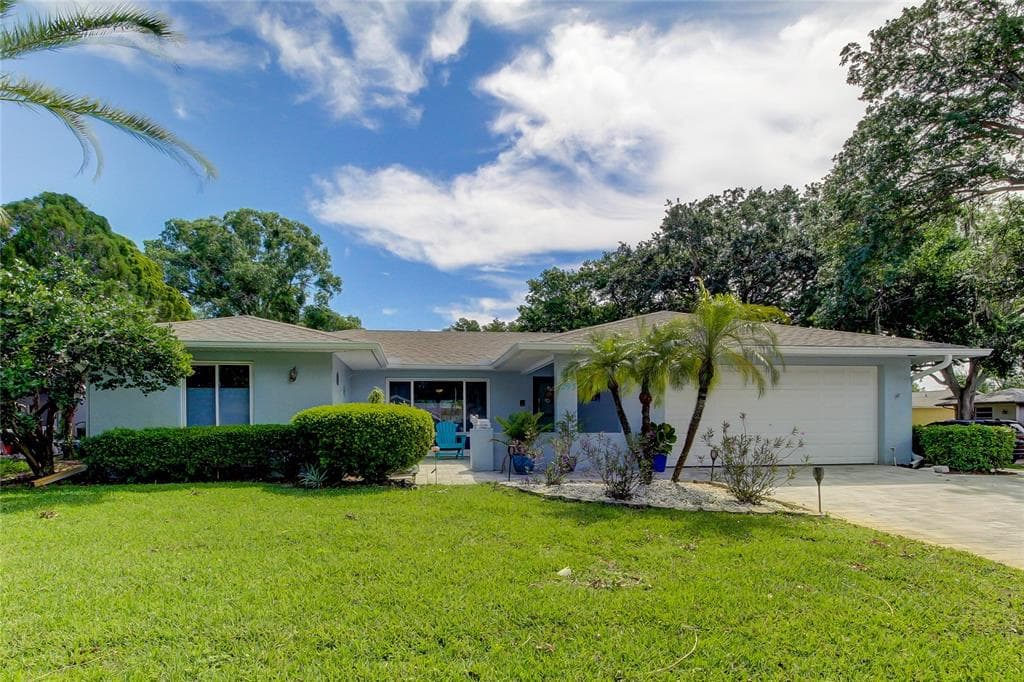 1293 RALEIGH COURT TARPON SPRINGS, FL 34689