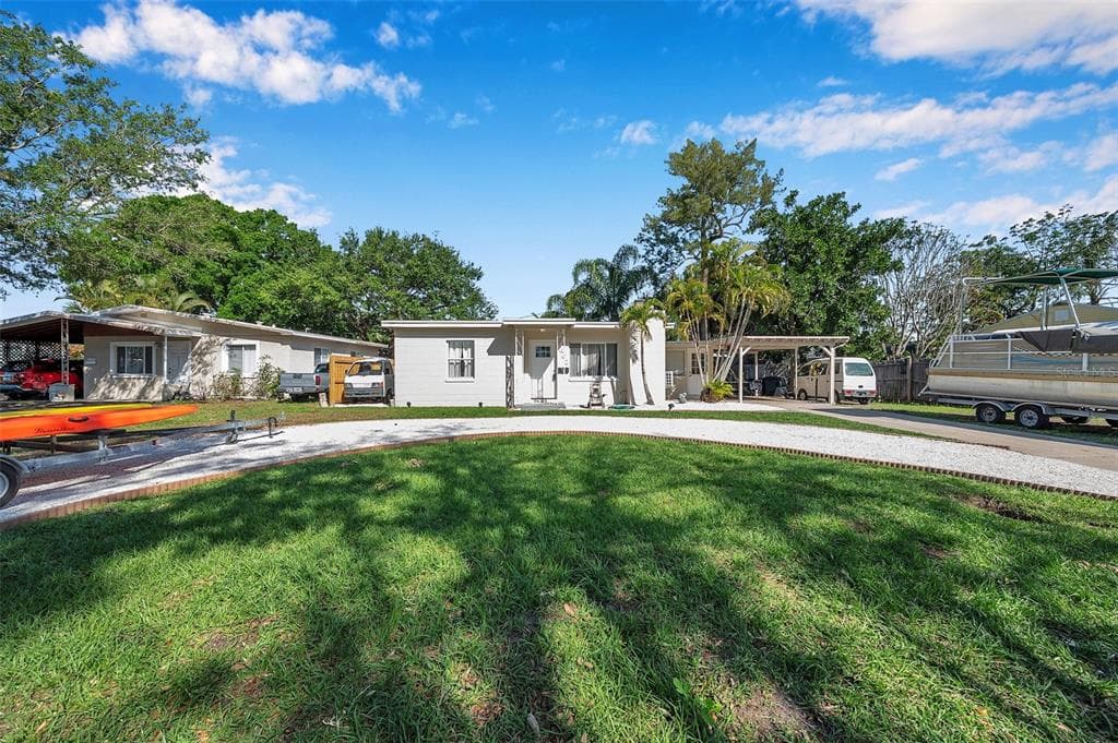 8462 TOBAY ROAD N ST PETERSBURG, FL 33702