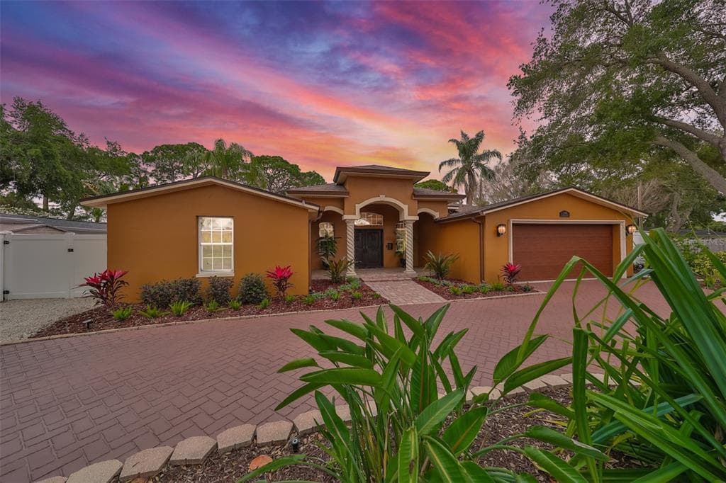 5418 BAYOU GRANDE BOULEVARD NE ST PETERSBURG, FL 33703