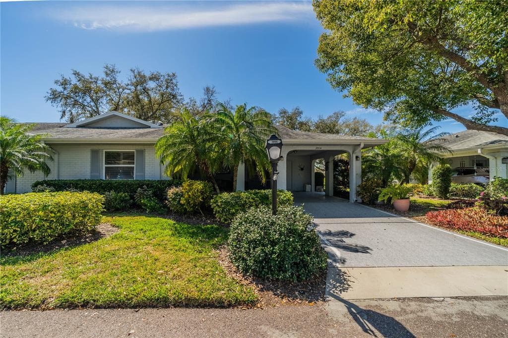 2004 N HALCYON DRIVE UNIT 313 SUN CITY CENTER, FL 33573