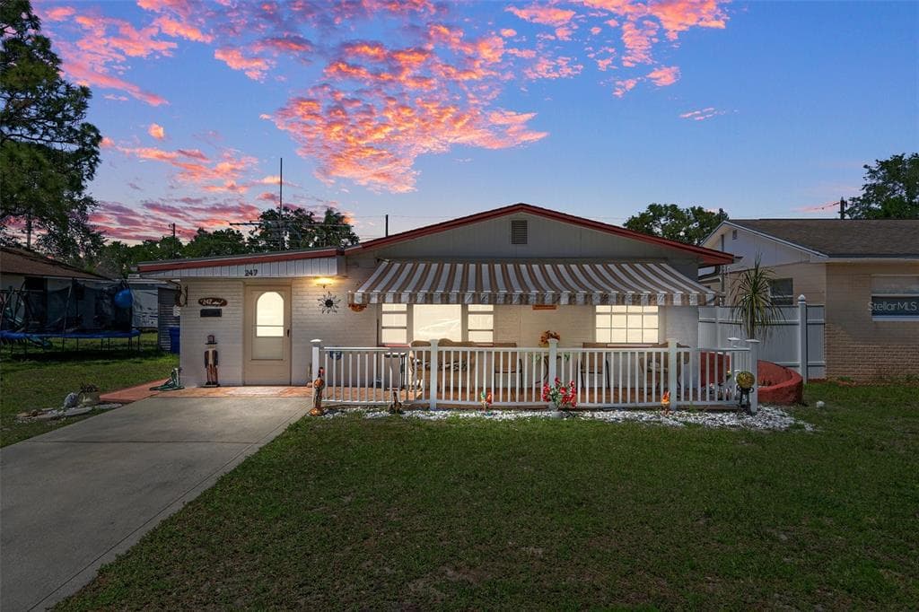 247 93RD AVENUE N ST PETERSBURG, FL 33702