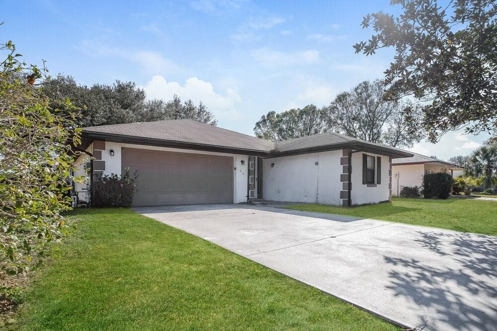 104 LAKE DAISY TERRACE WINTER HAVEN, FL 33884