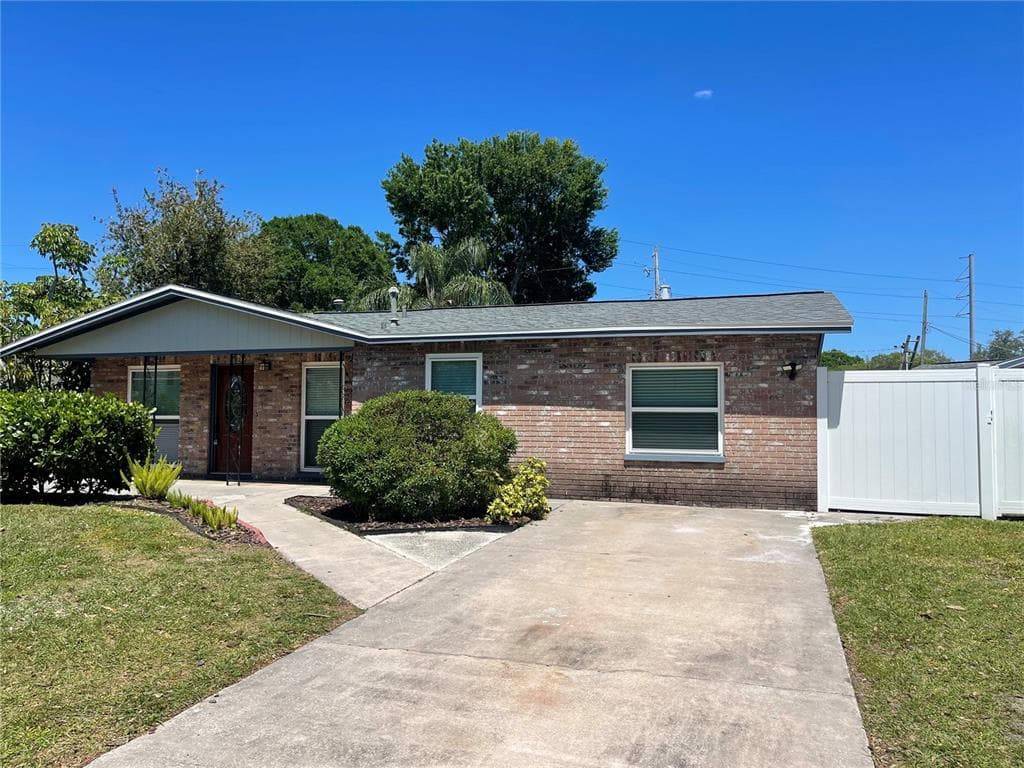 7901 N WOODLYNNE AVENUE TAMPA, FL 33614