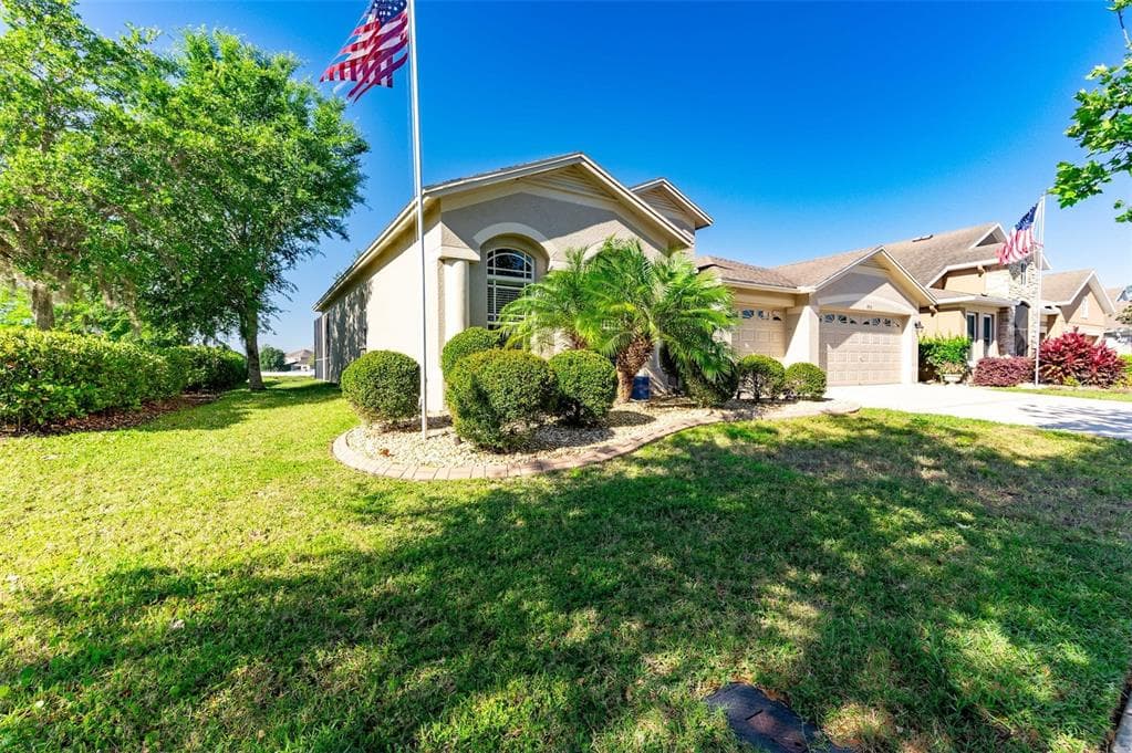 6956 RUNNER OAK DRIVE WESLEY CHAPEL, FL 33545