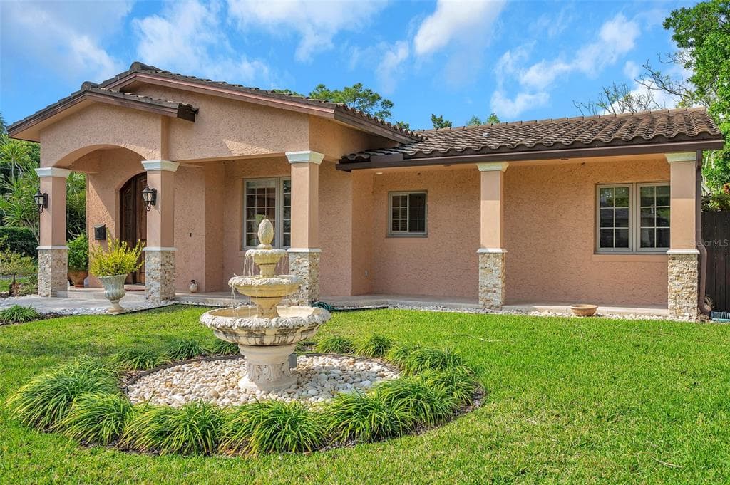 7139 3RD AVENUE S ST PETERSBURG, FL 33707