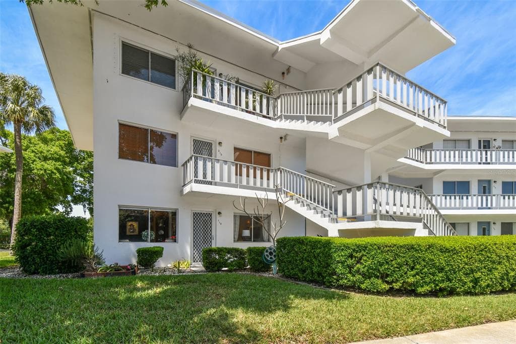 11201 80TH AVENUE UNIT 110 SEMINOLE, FL 33772