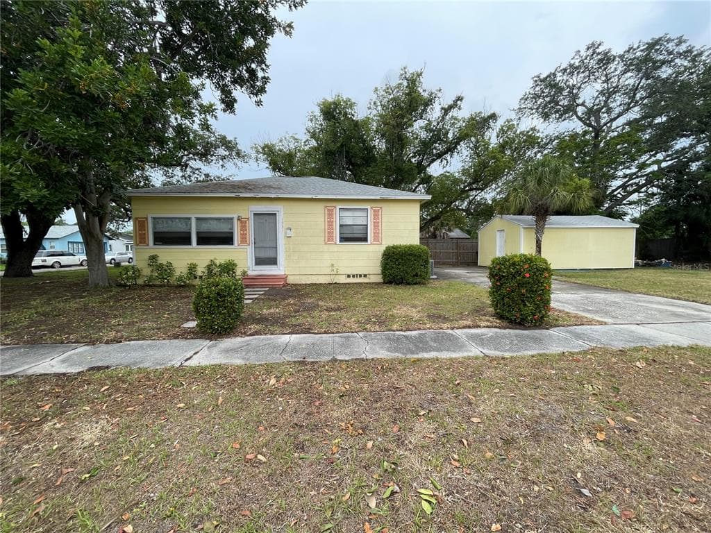1531 44TH STREET S ST PETERSBURG, FL 33711