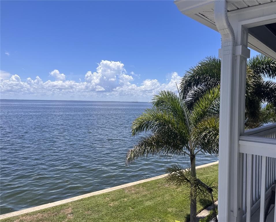 4874 COQUINA KEY DRIVE SE UNIT C ST PETERSBURG, FL 33705