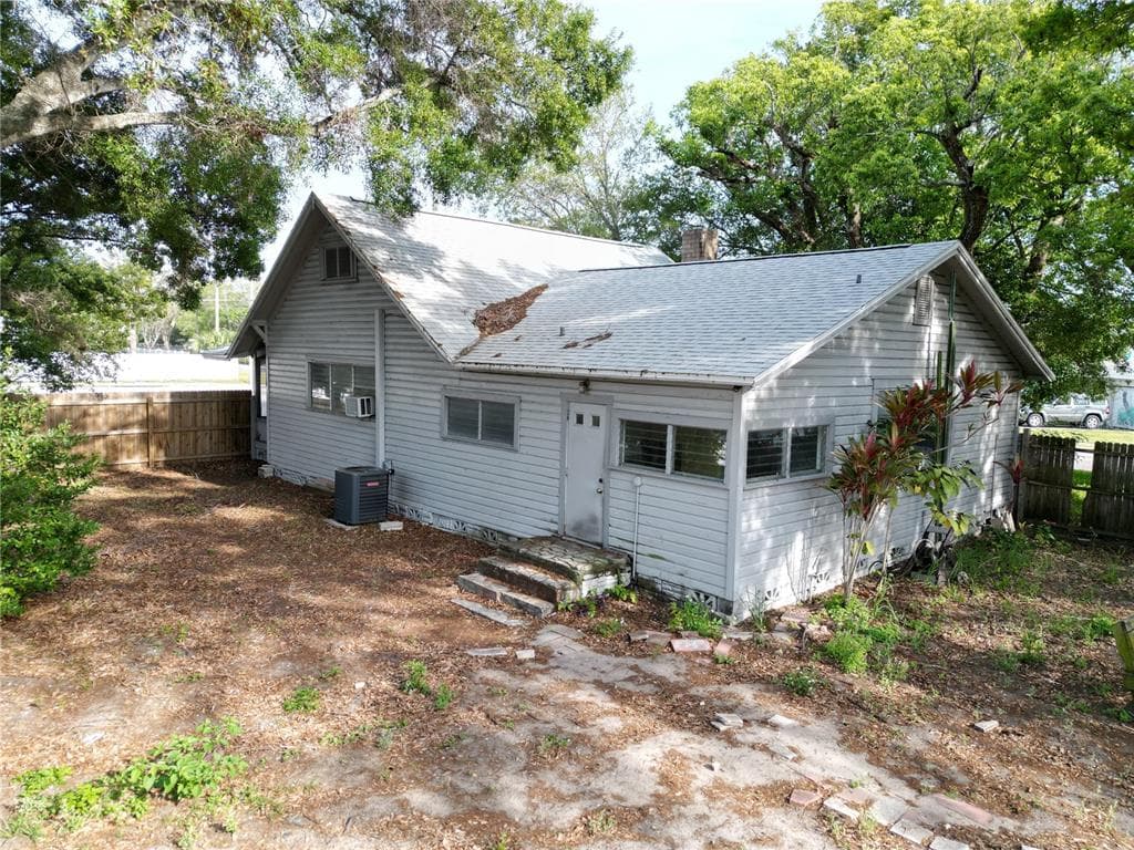 1599 RIDGE ROAD S LARGO, FL 33770